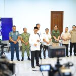 Mentan Amran : Beras Ilegal Ditindak, Sebelum Bersandar di Batam IMG-20251125-WA0016