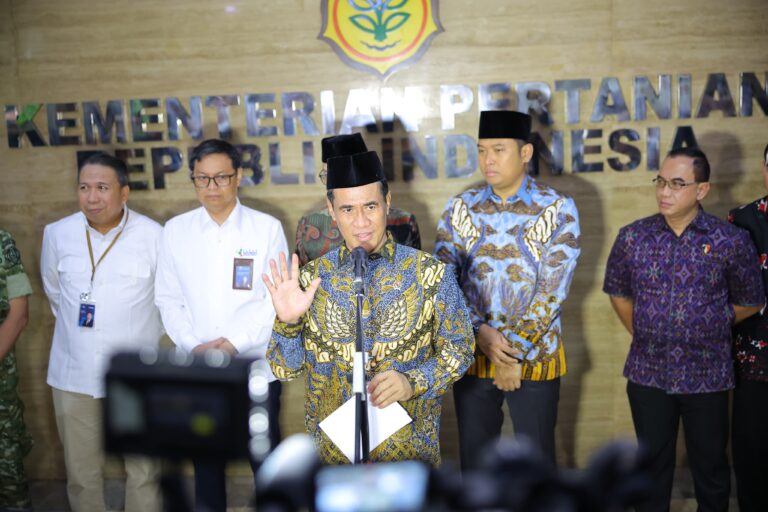 Pemerintah Salurkan Bantuan Pangan untuk Korban Banjir dan Tanah Longsor di 3 Provinsi Pulau Sumatera