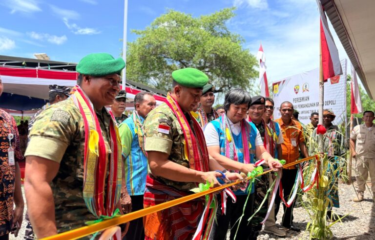 PLN dan TNI Berkolaborasi Bangun Masa Depan Perbatasan, Resmikan Gedung UPTD SMPN 5 Oepoli