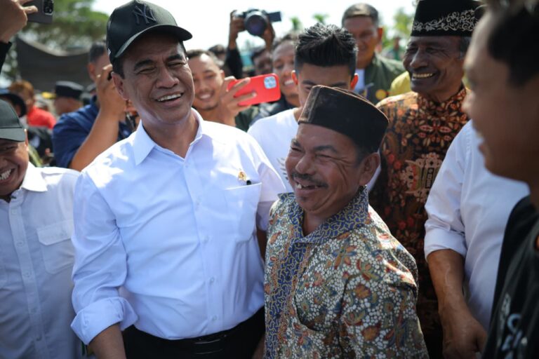 Terdepan Salurkan Bantuan Pangan, Masyarakat Aceh Sampaikan Terima Kasih kepada Mentan Amran