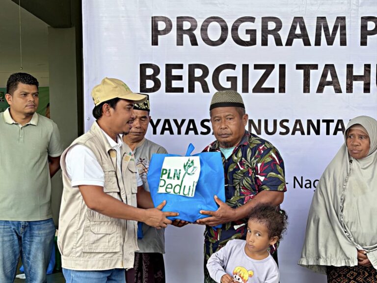 Energi Kebaikan di Tanah Flores: PLN Salurkan 1.764 Paket Pangan Bergizi untuk Masyarakat NTT