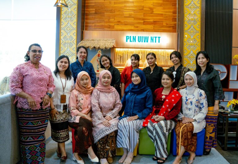 Meneladani Kartini, Perempuan-Perempuan Hebat di Balik Terangnya Bumi Flobamora