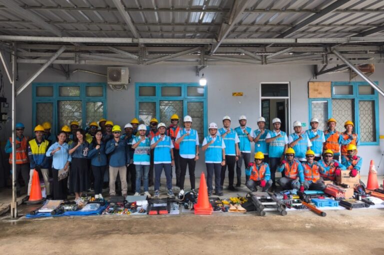 Hari Buruh di Labuan Bajo: PLN Pastikan Garda Terdepan Bekerja dengan Aman