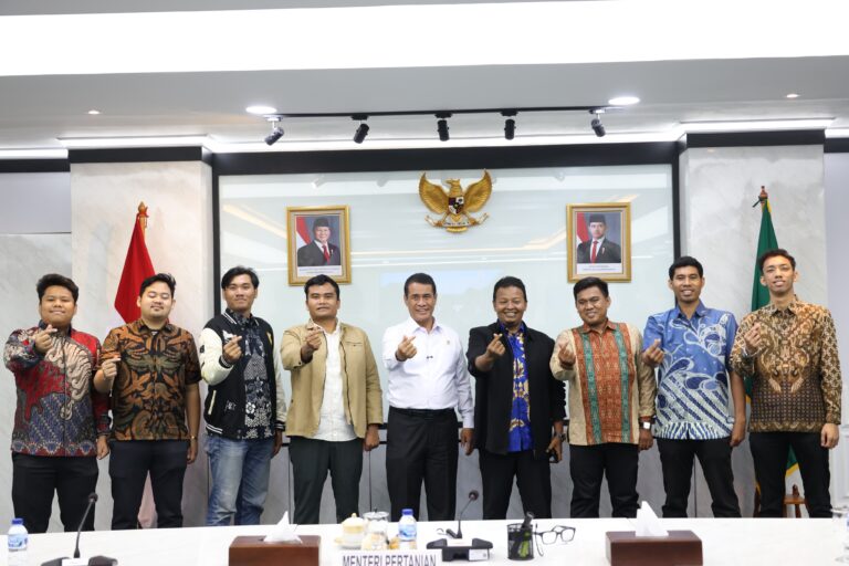 Mentan Amran Ajak Anak Muda Bangun Pertanian, IKA BEM Nusantara Siap Bergerak
