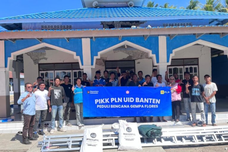 Harpelnas 2026: PIKK PLN Banten dan Sulselrabar Salurkan Tenda Darurat bagi Warga Terdampak Gempa di Ende
